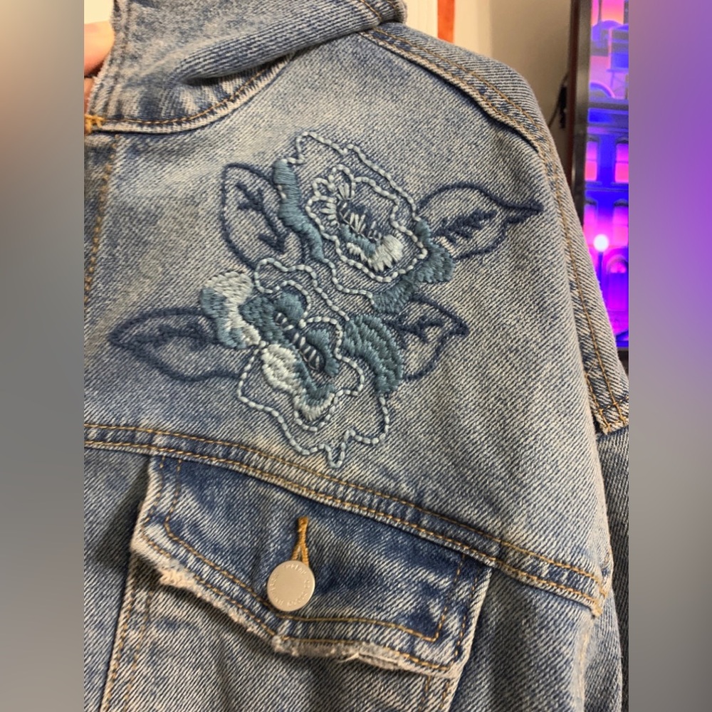 jean jacket - Picture 2 of 3